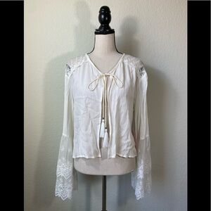 onetheland Savannah Lace Shawl with Bell Sleeves